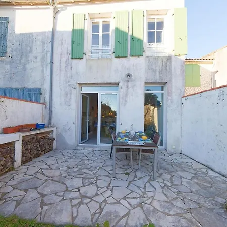 022 Le Petit Clos Villa *