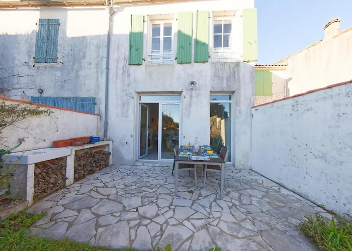 022 Le Petit Clos Villa *